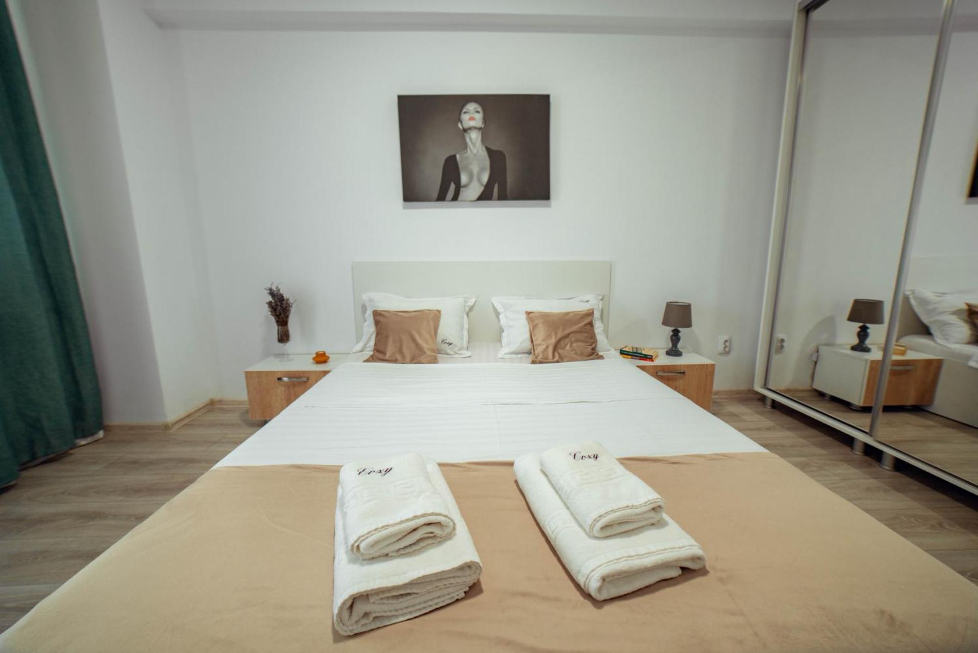 Cozy Apartments - One Residence Jászvásár Kültér fotó